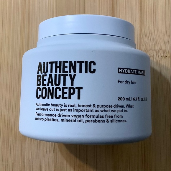 Authentic Beauty Concept Hydrate Mask for Dry Hair - Picture 2 of 2